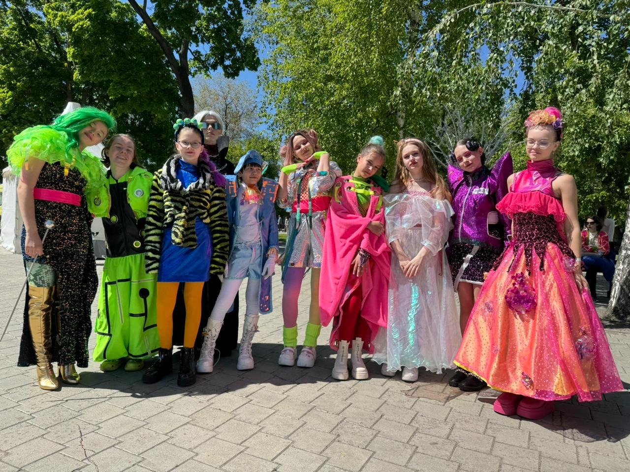«ДюймOVER или девочка в мертическом пространстве».