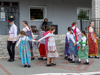 18 мая в сквере Дома культуры «Сосновка» состоялось народное гуляние «Красная горка»