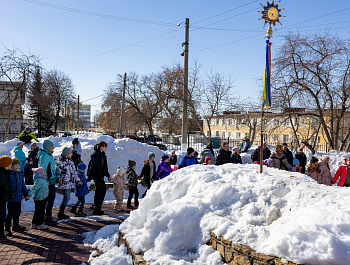 17 марта в Сосновке в сквере Дома культуры состоялись «Проводы зимы».