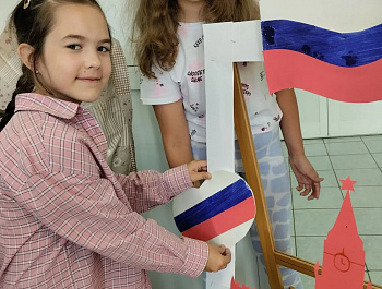 22 августа в Доме культуры прошёл мастер-класс по рисованию «Наш флаг», посвящённый Дню Государственного флага Российской Федерации.