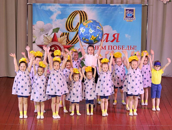 5 мая в Доме культуры «Сосновка» состоялся праздничный концерт «Радость со слезами на глазах», посвященный Дню Победы.