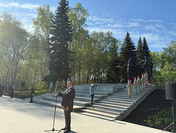 Поклон героям, подарившим нам мир