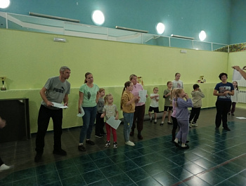 В ДК "Сосновка" отпраздновали день отца.